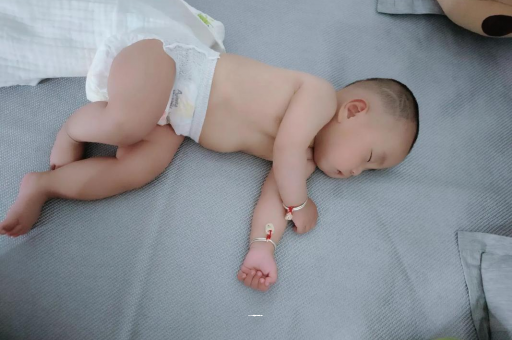保山宝宝积食发烧怎么处理